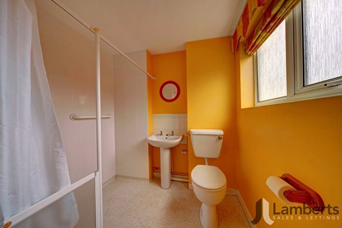 3 Bedroom End Of Terrace House For Sale In Archer Close, Studley, B80