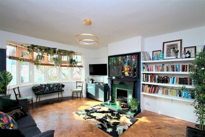 4 Bedroom Maisonette To Rent In Aglaia Road, Worthing, BN11