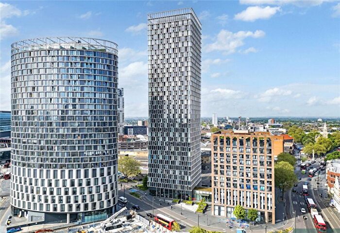 Apartment To Rent In Great Eastern Road, London, E15