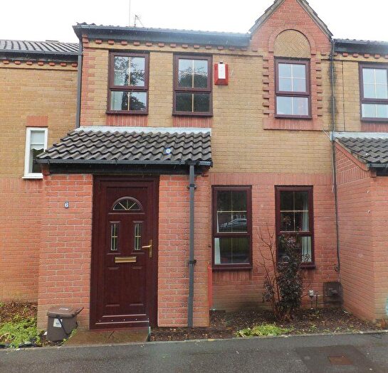 3 Bedroom Terraced House To Rent In Osborne Square, City Gardens, Grangetown, Cardiff, CF11