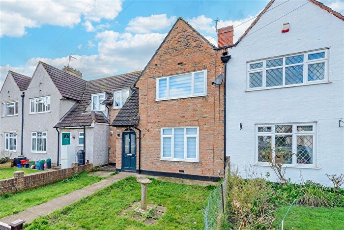 3 Bedroom Terraced House For Sale In Barnehurst Avenue, Erith, Kent, DA8