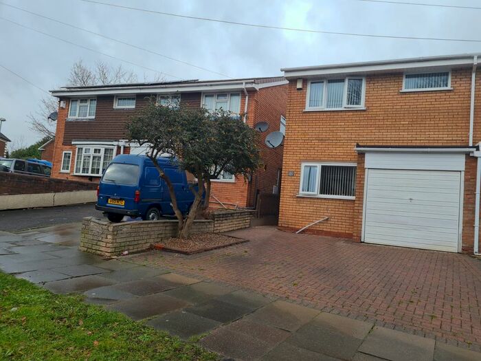 3 Bedroom Semi-Detached House To Rent In Kelynmead Road, Birmingham B33