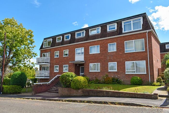 2 Bedroom Flat For Sale In Cannon Street, Lymington, SO41