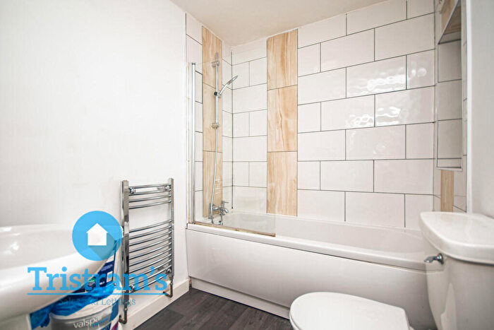 5 Bedroom Flat To Rent In Leengate, Lenton, NG7