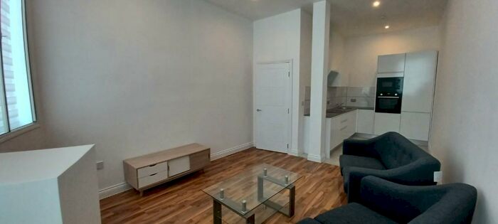 1 Bedroom Apartment To Rent In Well Street, Bradford, West Yorkshire, BD1