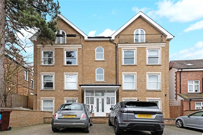 2 Bedroom Apartment For Sale In Upland Road, East Dulwich, London, SE22