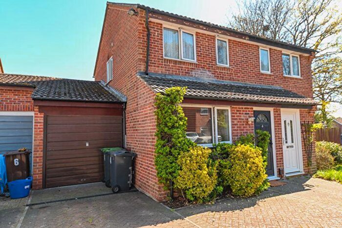 2 Bedroom Semi-Detached House For Sale In Holst Way, Purbrook, PO7
