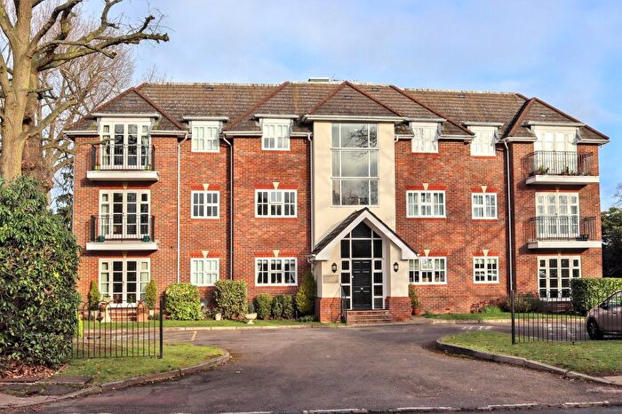 2 Bedroom Flat To Rent In Rydens Road, Walton-On-Thames, KT12