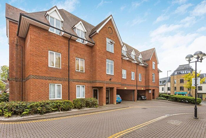 2 Bedroom Apartment For Sale In Bluecoat Court, Hertford, Hertfordshire, SG14