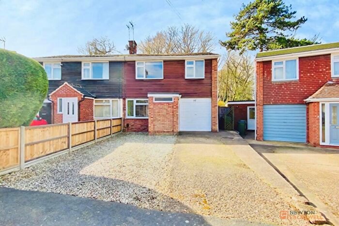 3 Bedroom Semi Detached House For Sale In Priory Walk, Leicester Forest East, LE3