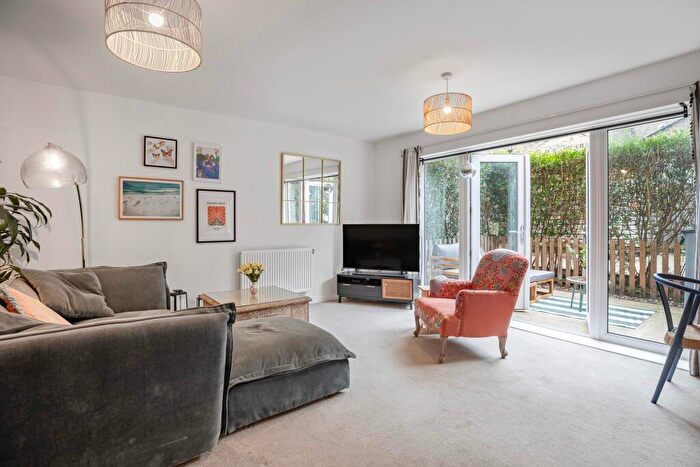 1 Bedroom Flat For Sale In Balham New Road, Balham, London, SW12