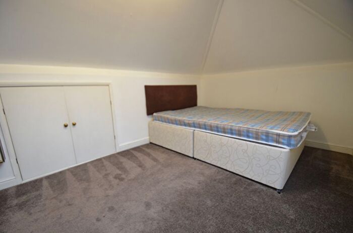 2 Bedroom Maisonette To Rent In Hatton Road, Bedfont, TW14