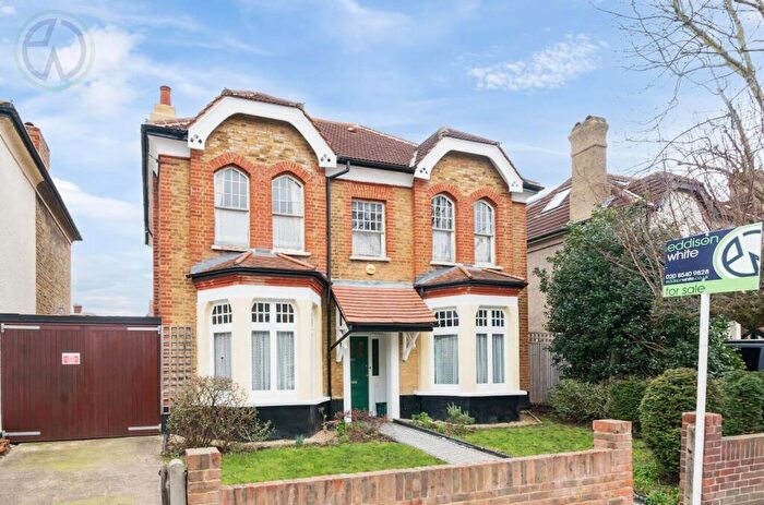 3 Bedroom Detached House For Sale In Graham Road, Mitcham, CR4