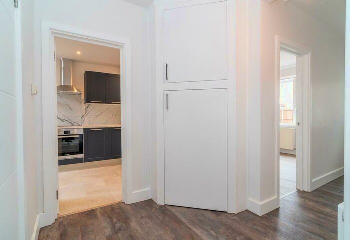 2 Bedroom Maisonette To Rent In Marlborough Gardens, Whetstone, N20