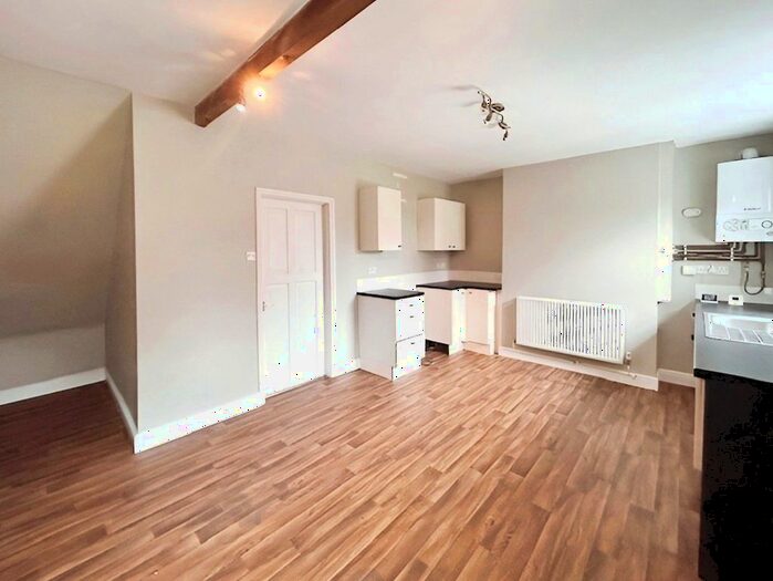 3 Bedroom End Of Terrace House To Rent In Normanby Road, Thealby, Scunthorpe, Lincolnshire, DN15