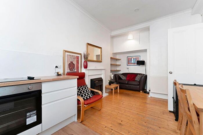 1 Bedroom Flat To Rent In L Downfield Place, Edinburgh, EH11