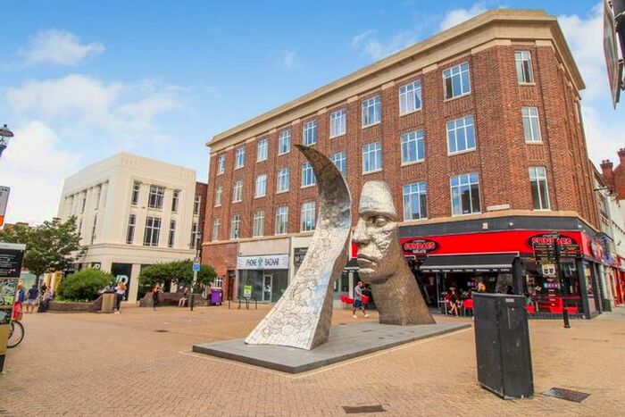 1 Bedroom Flat To Rent In Flat, Avenue House, Silver Street, Bedford, MK40