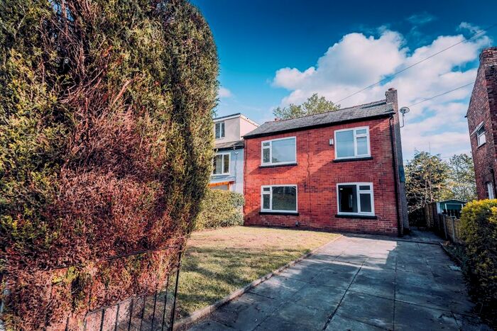 3 Bedroom Semi-detached House To Rent In Philips Park Road East, Whitefield, M45