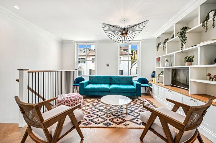 4 Bedroom Flat To Rent In Holland Street, London, W8