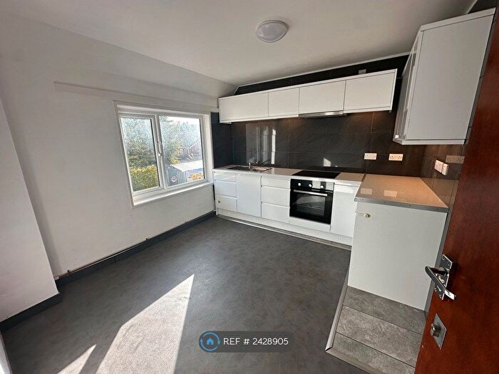 2 Bedroom Flat To Rent In Bonnington Walk, Bristol, BS7