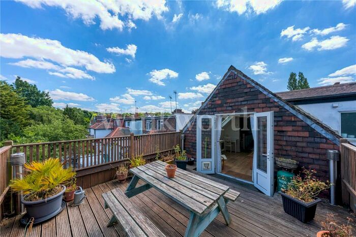 2 Bedroom Apartment To Rent In North End Road, London, NW11