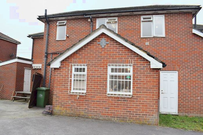2 Bedroom Flat To Rent In Brook Road, Southampton, SO18