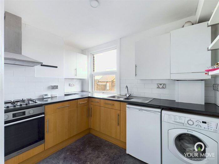 2 Bedroom Flat To Rent In Crescent Road, Margate, Kent, CT9
