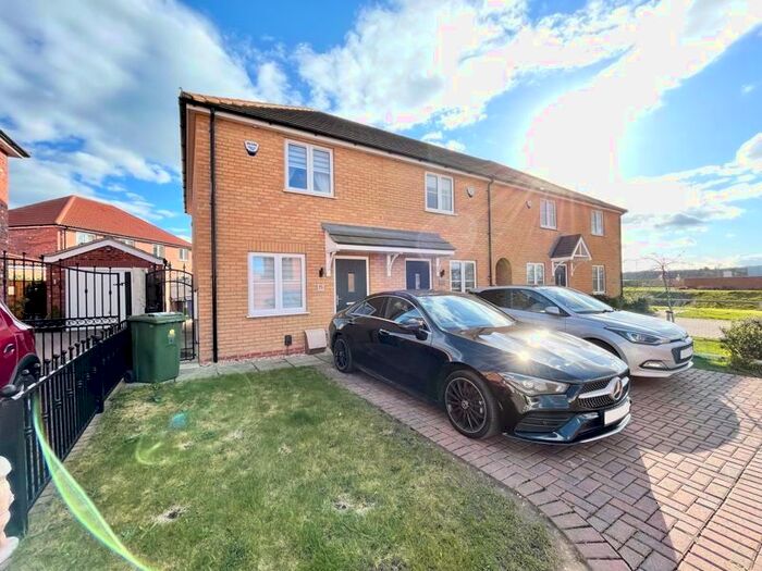 2 Bedroom End Of Terrace House To Rent In Trefoil Close, Grimsby, DN33