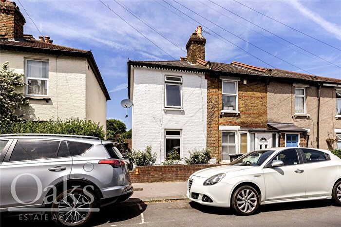 2 Bedroom End Of Terrace House To Rent In Warren Road, Addiscombe, Croydon, CR0