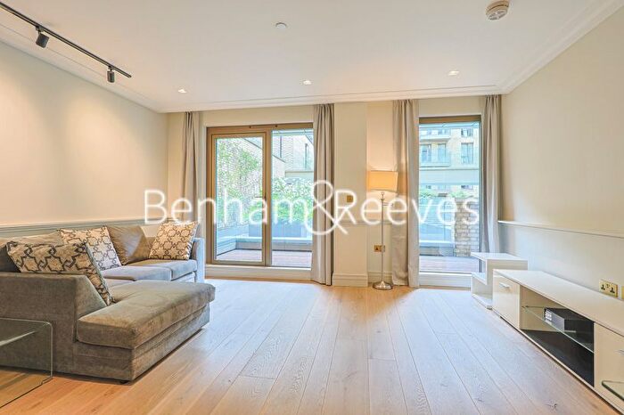 1 Bedroom Flat To Rent In Queens Wharf, Hammersmith, W6