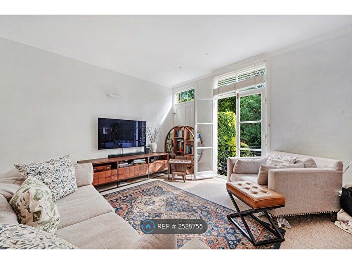 4 Bedroom End Of Terrace House To Rent In Woodvale Terrace, Leeds, LS18