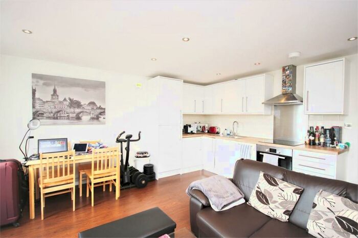 1 Bedroom Flat To Rent In High Street, Barnet, EN5