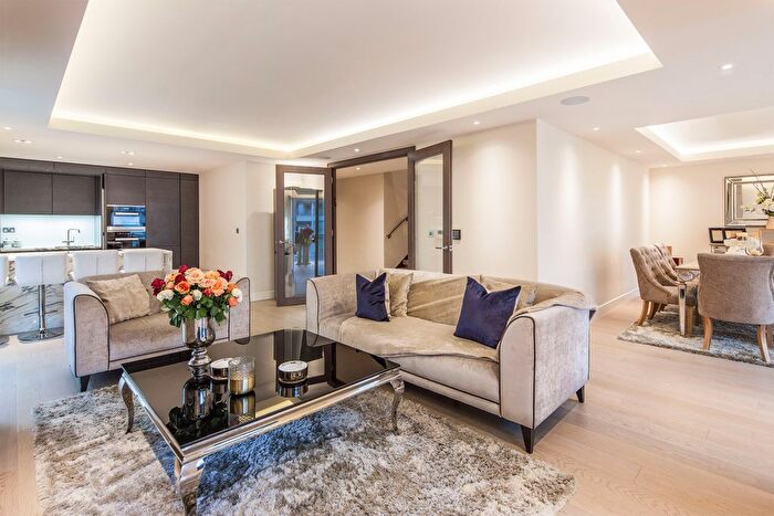 5 Bedroom Flat For Sale In Thurstan Street, London, SW6