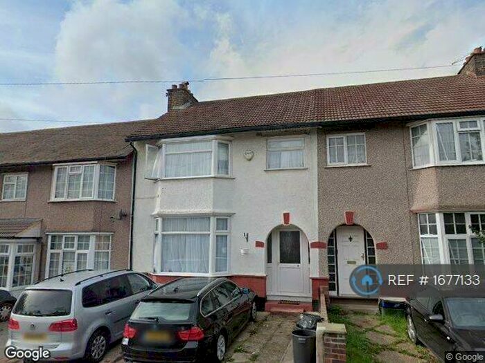 3 Bedroom Terraced House To Rent In Buxton Road, Ilford, IG2