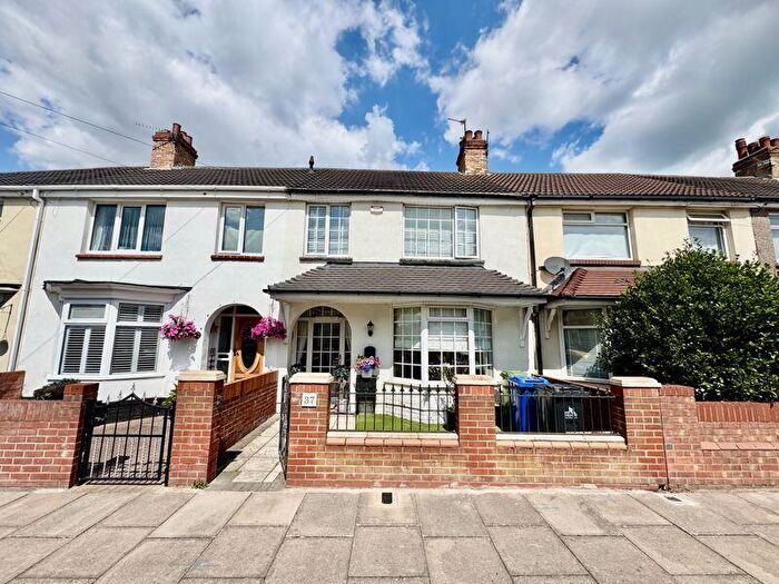3 Bedroom Terraced House For Sale In Warneford Road, Cleethorpes, DN35
