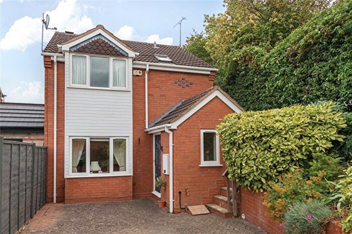 3 Bedroom Link Detached House For Sale In Cherry Close, Bewdley, Worcestershire, DY12