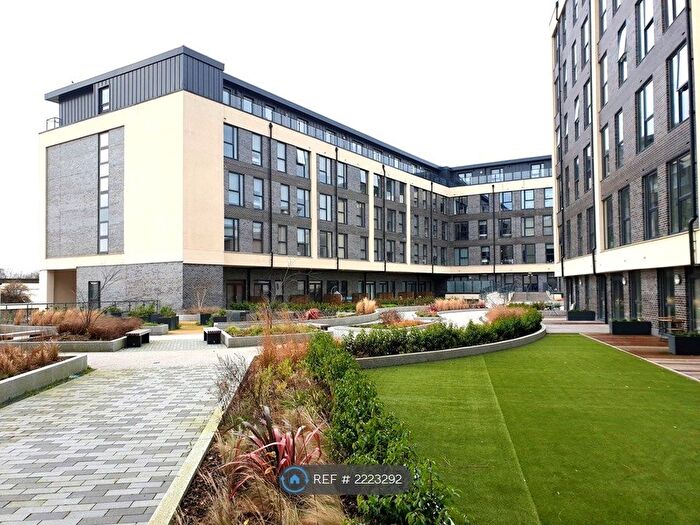 2 Bedroom Flat To Rent In Bridgewater Point, Salford, M5