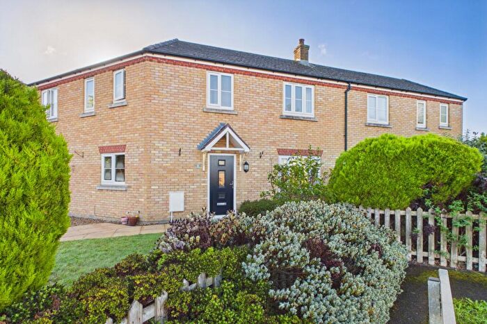 3 Bedroom Semi-Detached House For Sale In Derwent Way, Spalding, Lincolnshire, PE11