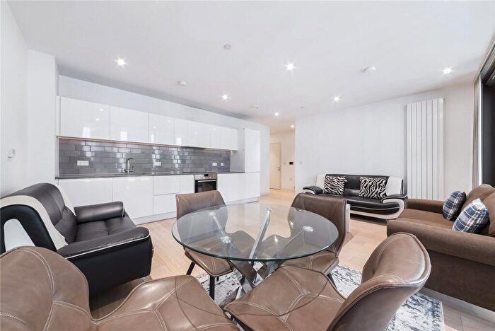 2 Bedroom Apartment To Rent In Windlass House, Schooner Road, E16