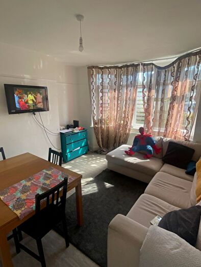 4 Bedroom Semi-Detached House To Rent In Southmead Road, Bristol, BS10