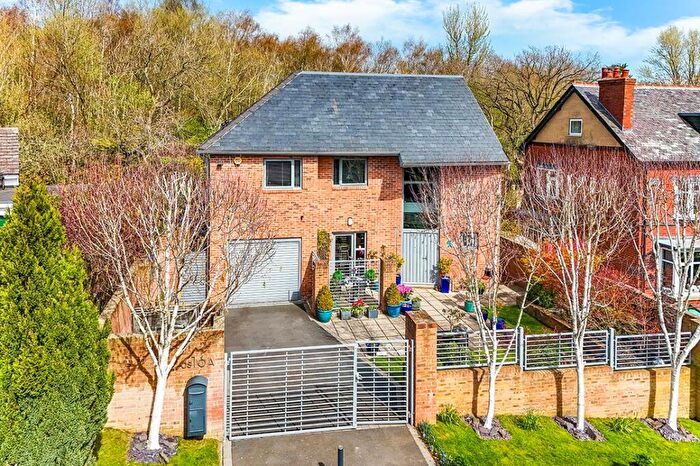 4 Bedroom Detached House For Sale In Holly Park, Huby, Leeds, LS17