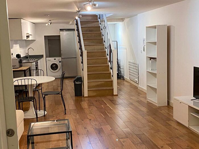 1 Bedroom Flat To Rent In Manningtree Street, E1