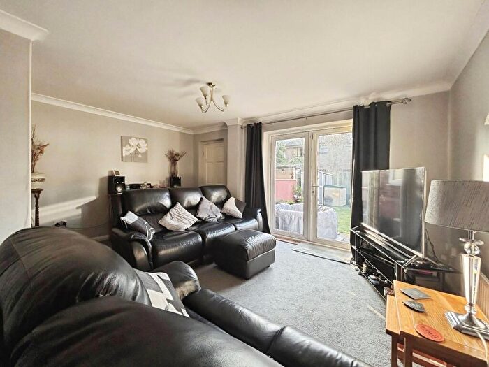 3 Bedroom End Of Terrace House For Sale In Exning Road, London, E16