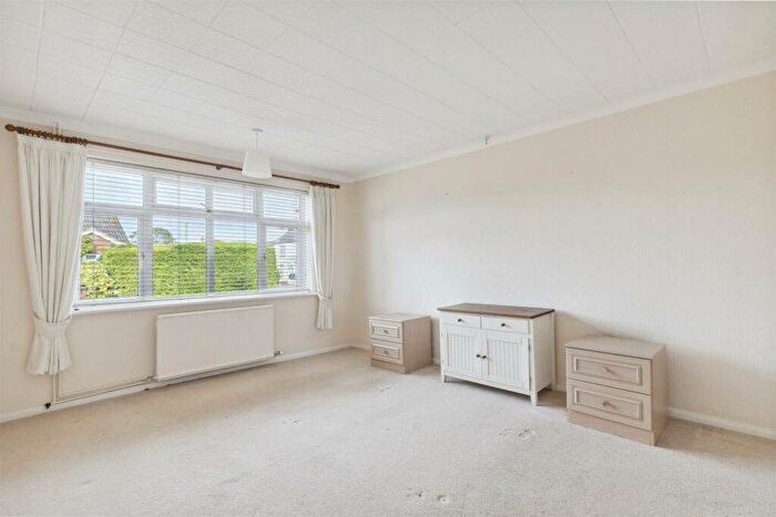 2 Bedroom Detached Bungalow For Sale In Ivy Lane, Stewkley, Buckinghamshire, LU7