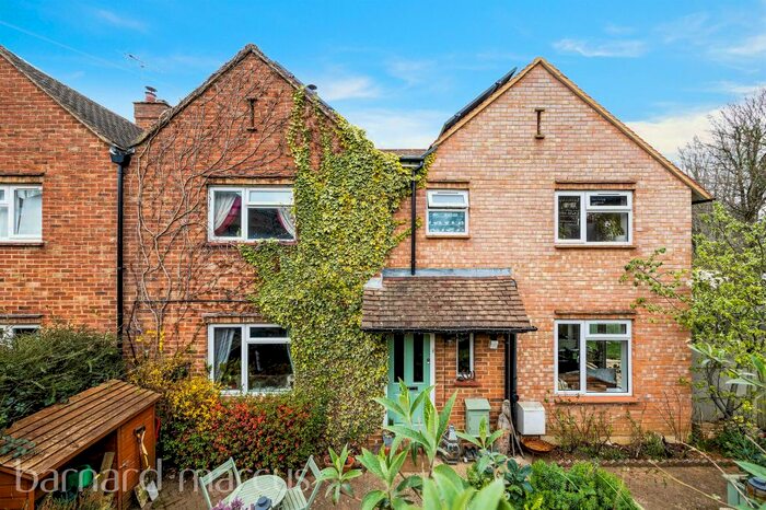4 Bedroom Semi-Detached House For Sale In Coneybury, Bletchingley, Redhill, RH1