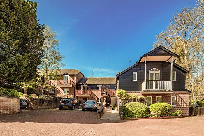 2 Bedroom Flat For Sale In The Old Forge, Streatley On Thames, RG8