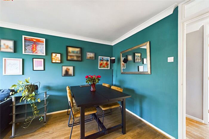 1 Bedroom Flat For Sale In Southcote Road, Reading, Berkshire, RG30