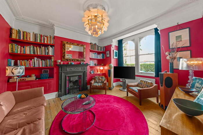 2 Bedroom Flat For Sale In Linacre Road, NW2