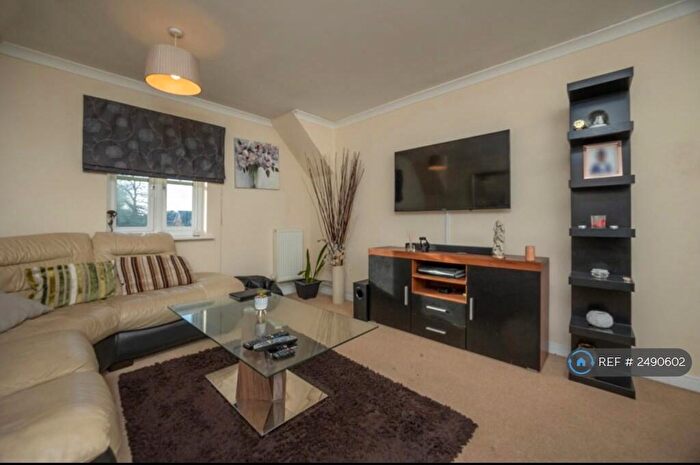2 Bedroom Flat To Rent In Shinfield, Reading, RG2