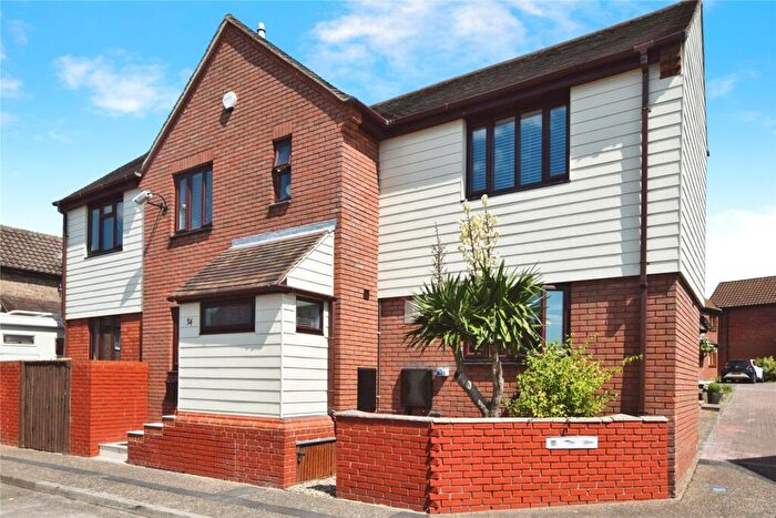 4 Bedroom Detached House For Sale In Berry Vale, South Woodham Ferrers, Chelmsford, Essex, CM3